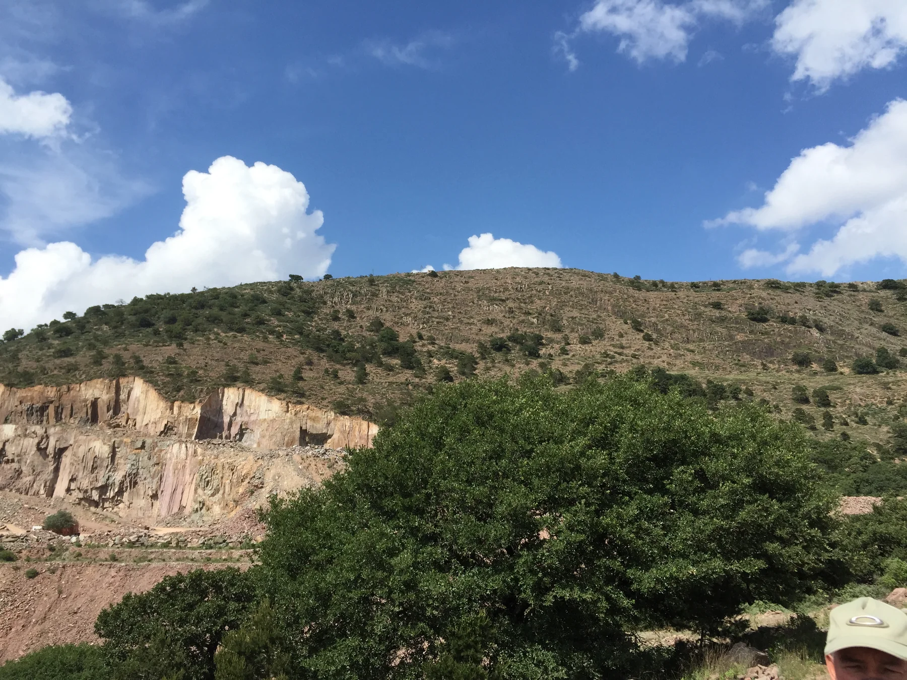 Talud y suelo en un sitio evaluado